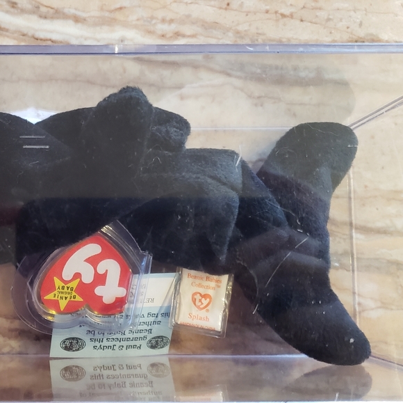 AUTHENTIC Beanie baby Splash the Whale. Mint condition. Comes with acrylic case - Picture 4 of 10